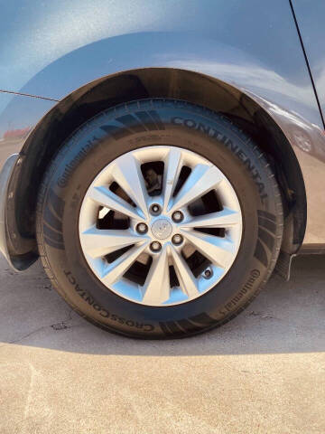 2017 Kia Sedona LX