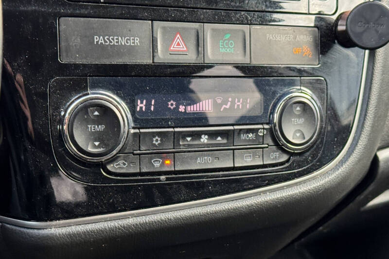 2016 Mitsubishi Outlander SE