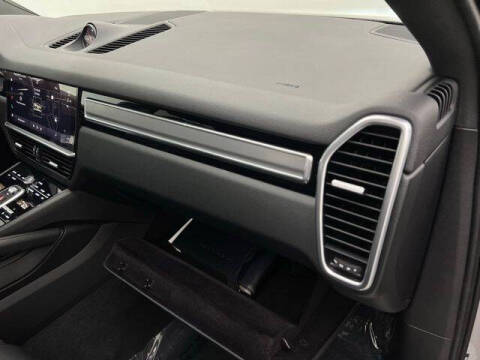 2022 Porsche Cayenne Coupe Platinum Edition