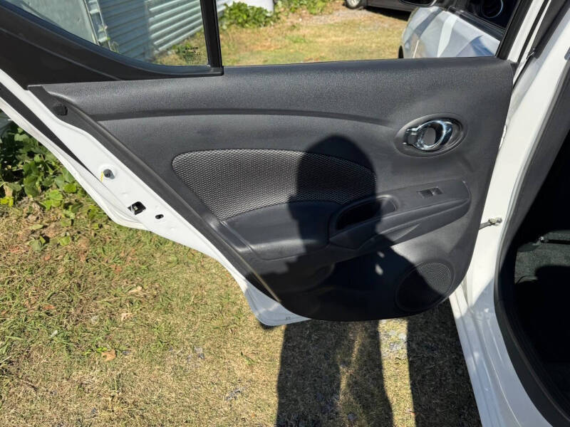 2019 Nissan Versa SV