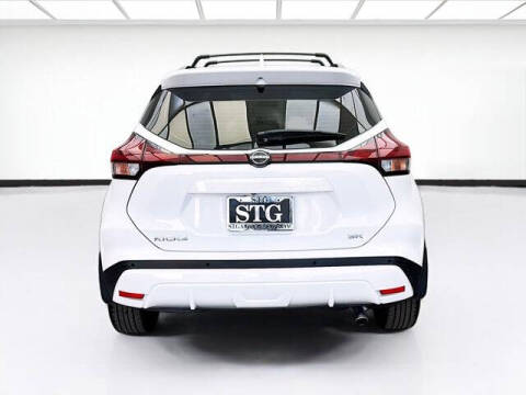 2022 Nissan Kicks SR