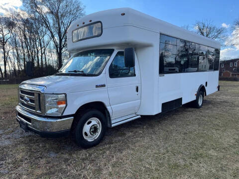 2017 Ford E-Series E-450 SD