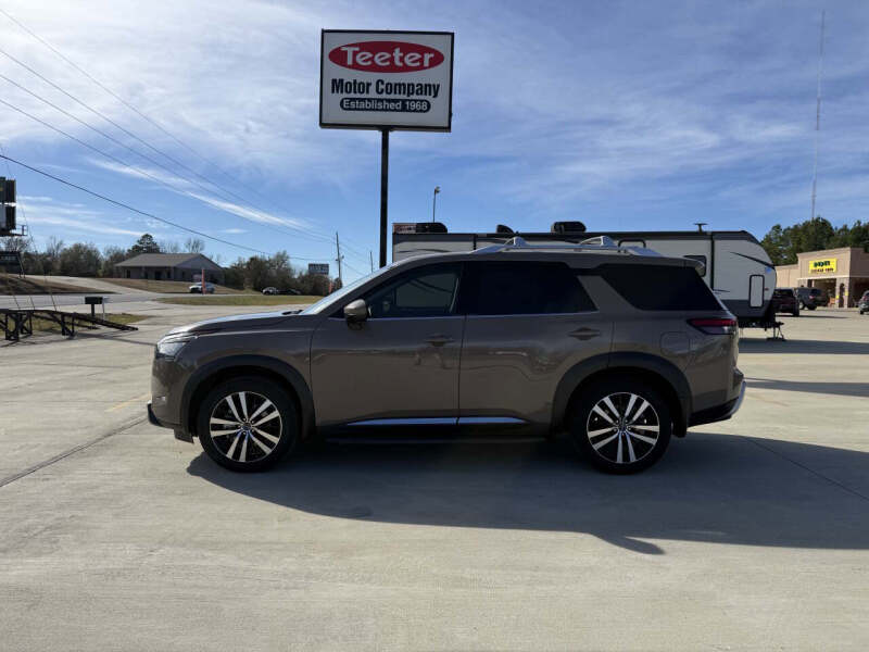 2025 Nissan Pathfinder Platinum