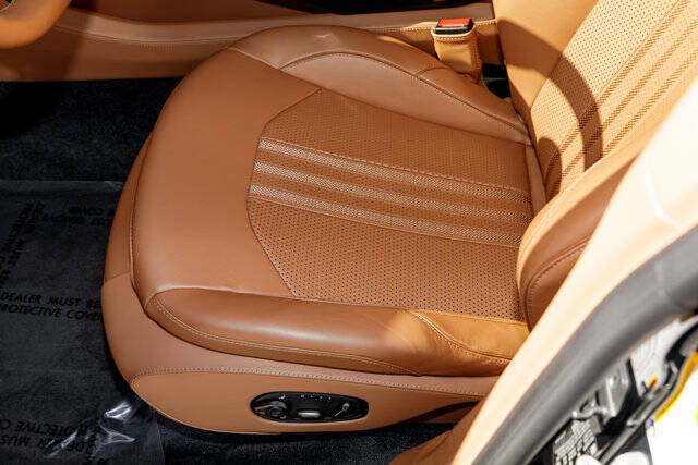 2025 Aston Martin DBX 707