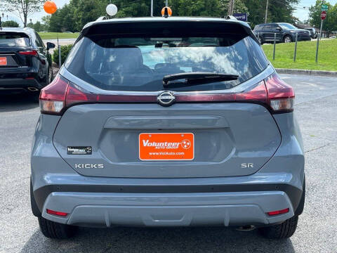 2023 Nissan Kicks SR