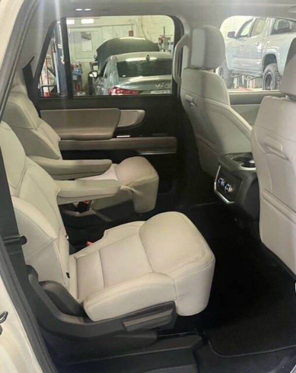 2026 Ford Expedition MAX Active