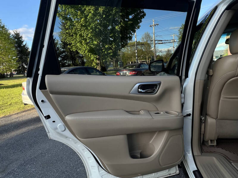 2014 Nissan Pathfinder Platinum