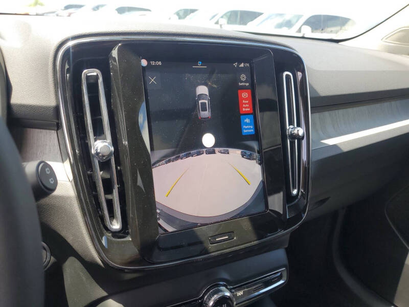 2026 Volvo XC40 B4 Core