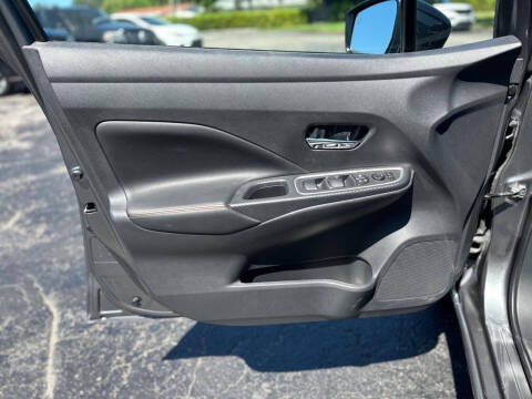 2025 Nissan Versa SR