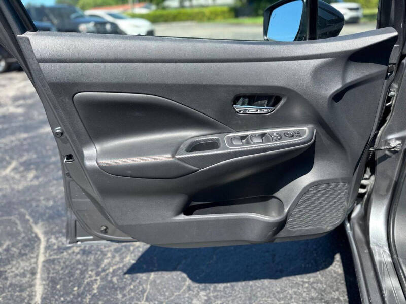 2025 Nissan Versa SR