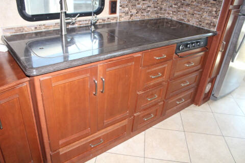 2014 Winnebago Forza 38R 340hp Cummins Diesel