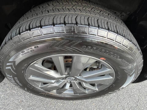 2024 Nissan Pathfinder S