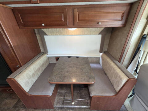 2013 Winnebago Vista