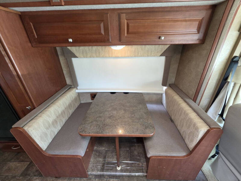 2013 Winnebago Vista