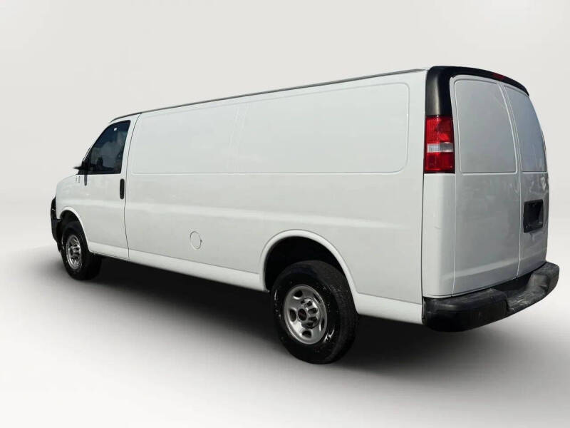 2023 GMC Savana 2500