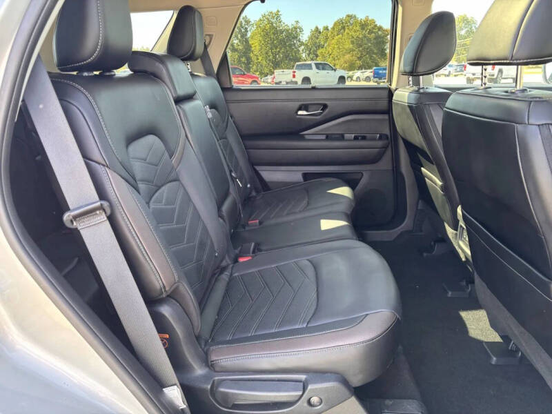 2024 Nissan Pathfinder Platinum