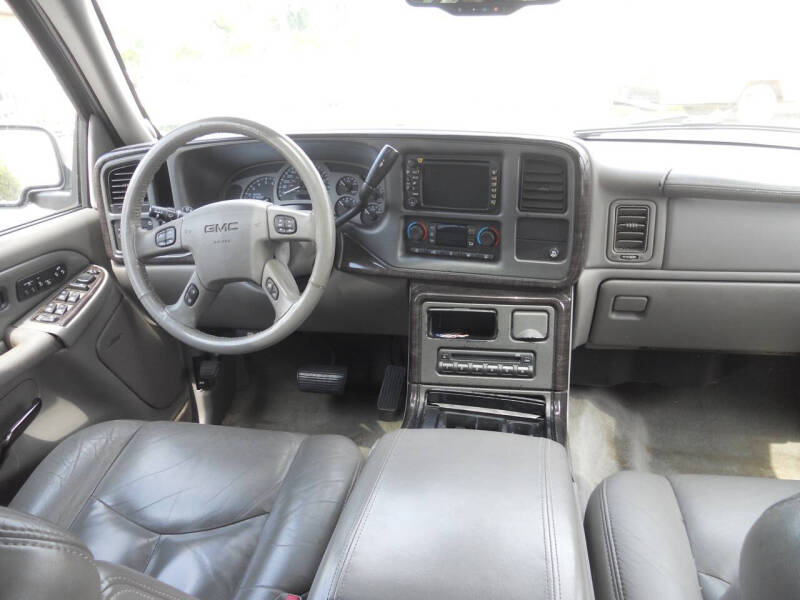 2004 GMC Yukon Denali