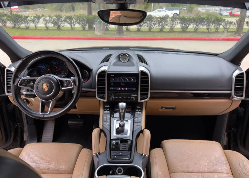 2018 Porsche Cayenne Platinum Edition