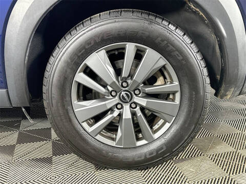 2022 Nissan Pathfinder SV