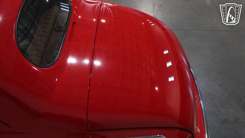 1948 Ford Deluxe