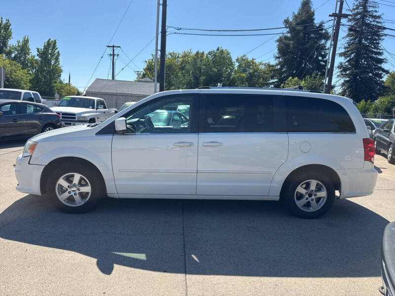 2011 Dodge Grand Caravan Crew