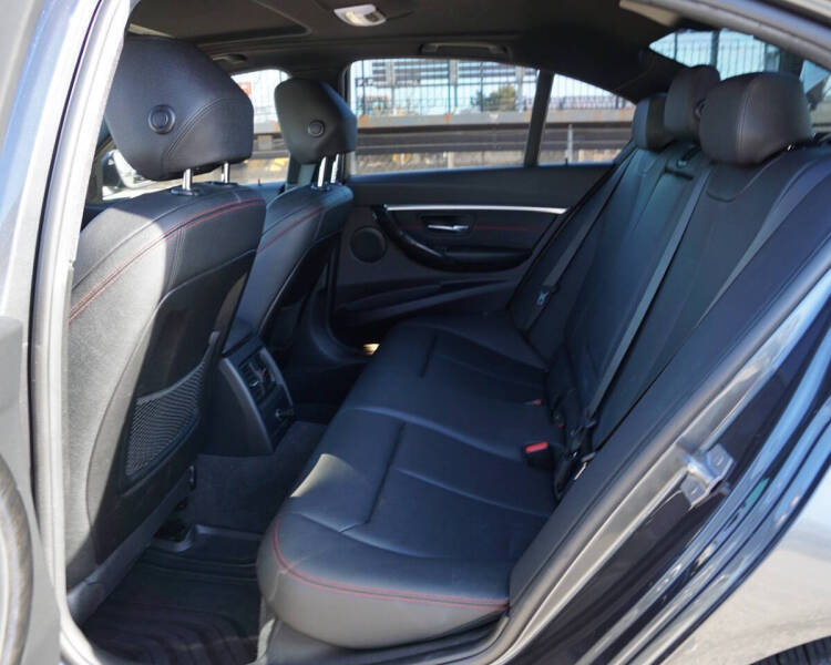 2018 BMW 3 Series 330i xDrive