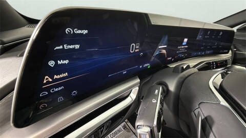 2024 Cadillac LYRIQ Luxury 3