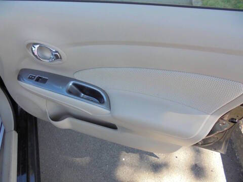 2013 Nissan Versa 1.6 SL