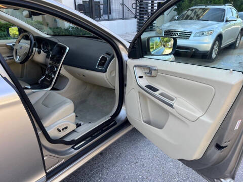 2015 Volvo XC60 T5 Drive-E Premier