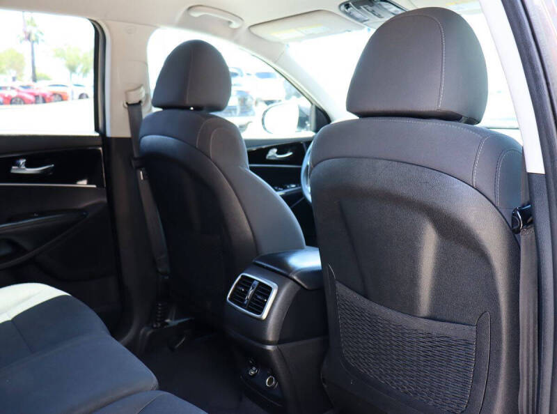 2020 Kia Sorento LX V6