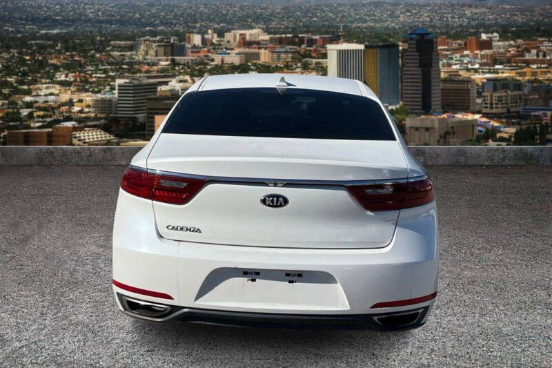 2018 Kia Cadenza Premium