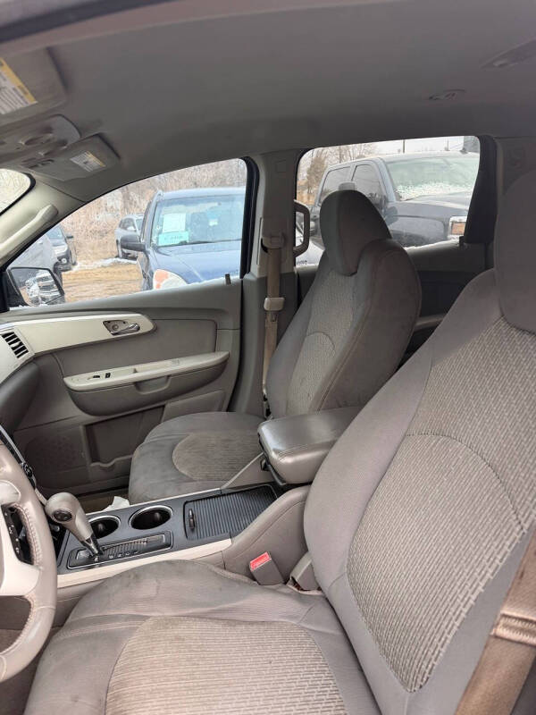 2011 Chevrolet Traverse LS