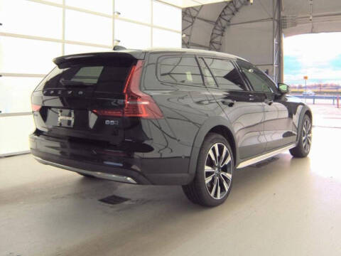 2023 Volvo V60 Cross Country B5 Ultimate