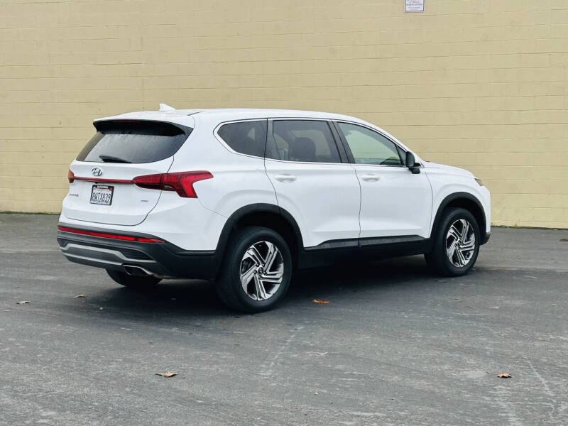 2021 Hyundai Santa Fe SE