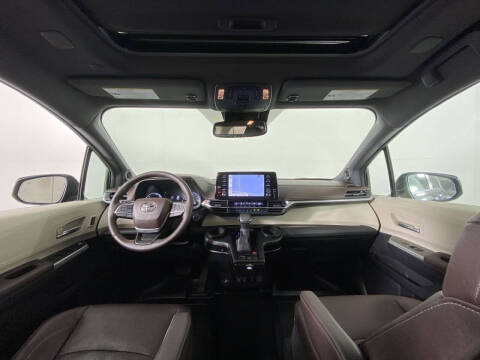 2022 Toyota Sienna Platinum 7-Passenger