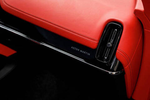 2025 Aston Martin DBX 707