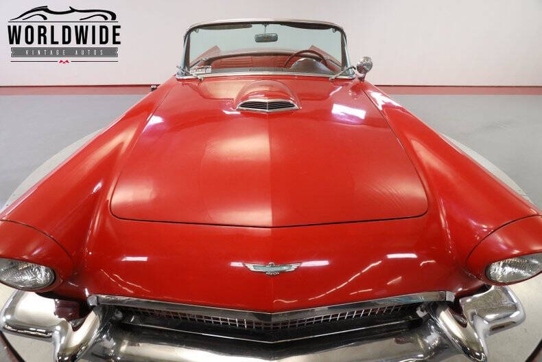 1957 Ford Thunderbird