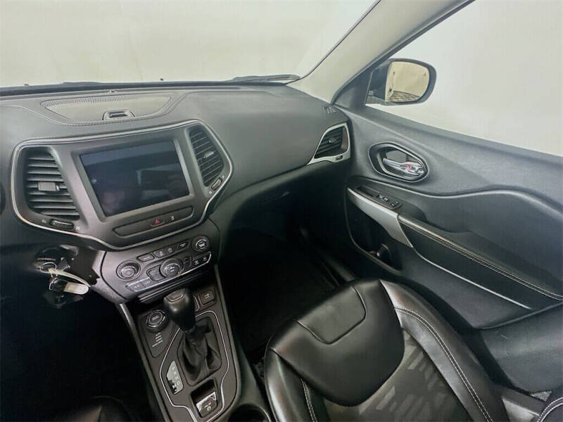 2022 Jeep Cherokee X