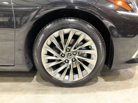 2021 Lexus ES 300h Ultra Luxury