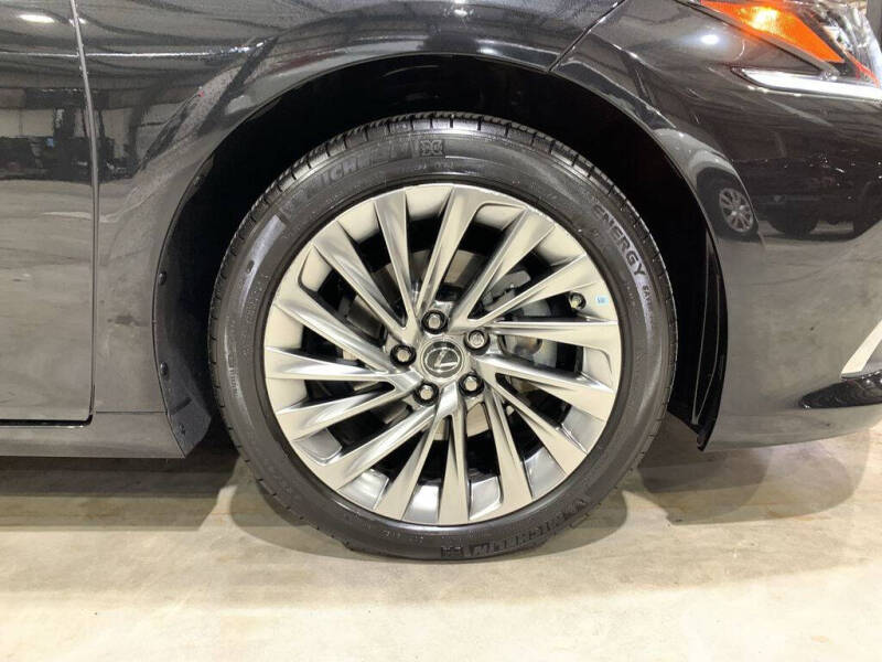 2021 Lexus ES 300h Ultra Luxury