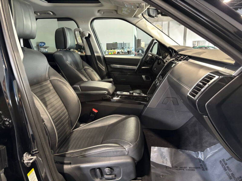 2017 Land Rover Discovery First Edition