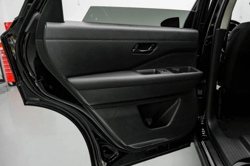 2025 Nissan Pathfinder S