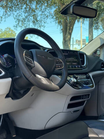 2023 Chrysler Pacifica Touring L