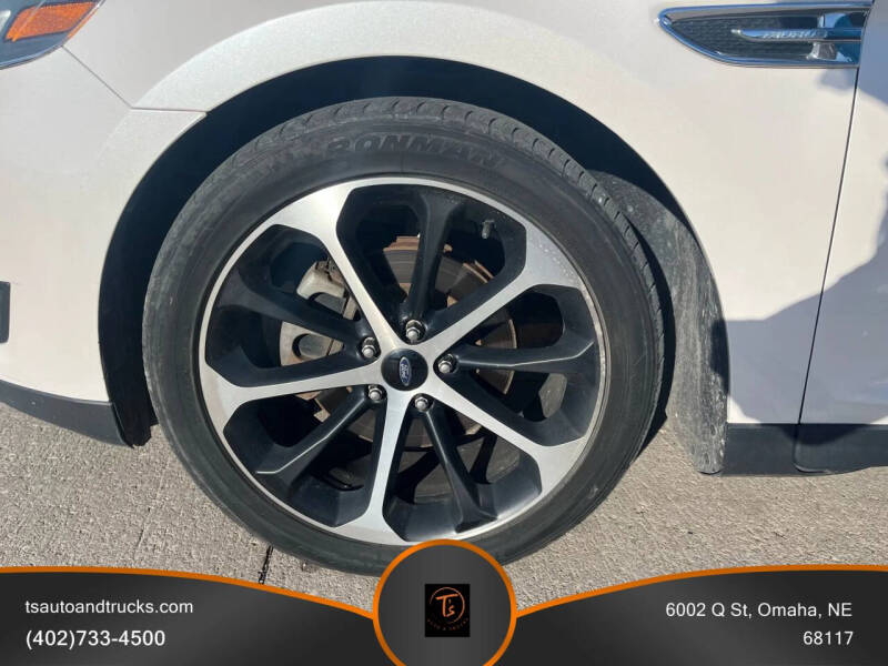 2015 Ford Taurus SEL