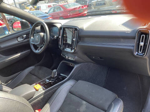 2021 Volvo XC40 T5 R-Design