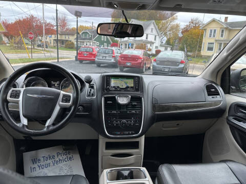 2016 Chrysler Town and Country Touring