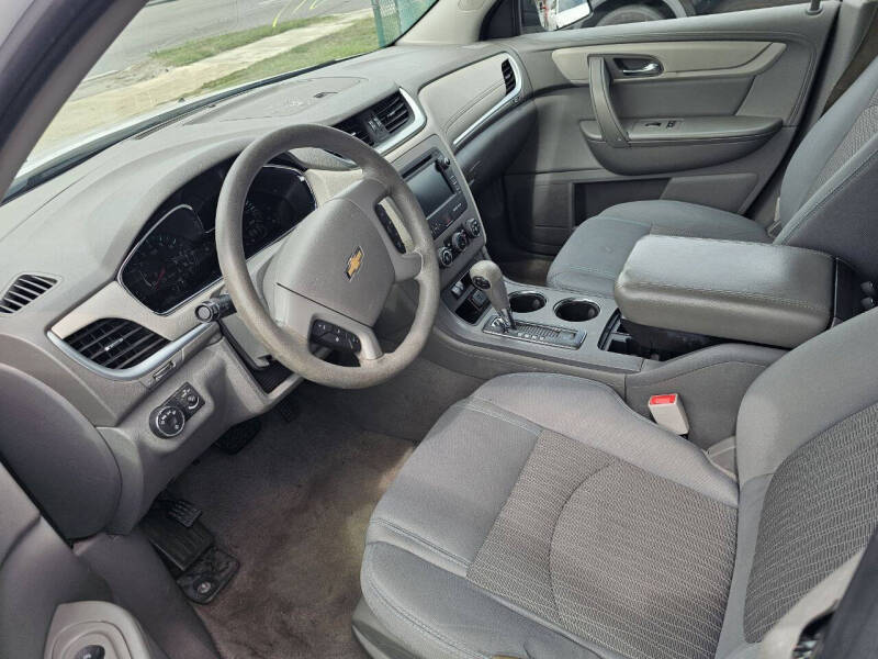 2017 Chevrolet Traverse LS
