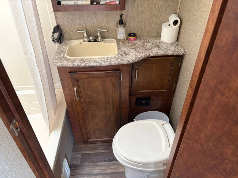 2017 Keystone RV ultra-lite 250