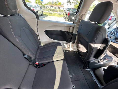 2017 Chrysler Pacifica LX