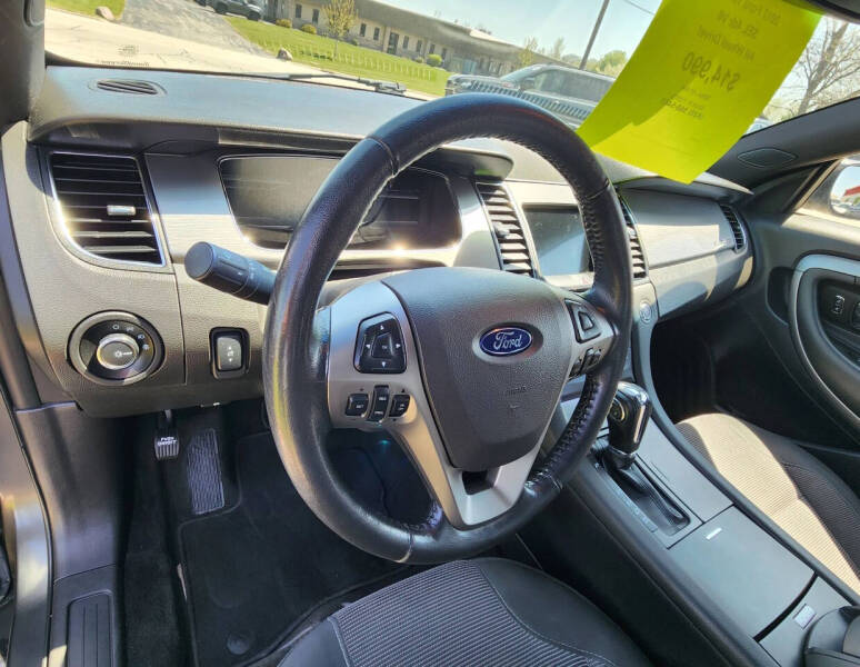 2017 Ford Taurus SEL